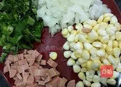 Illustration of how to make ham, corn and egg fried rice 1