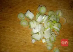 Illustration of how to make colorful egg fried rice 3