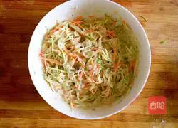 Illustration of making two silk cakes 4