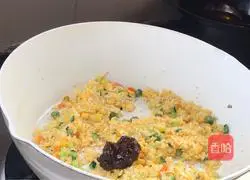 Little White Rabbit Sauce Fried Rice Recipe Illustration 20