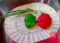 Illustration of how to make colorful pepper fried rice 5