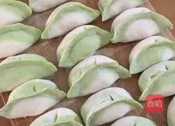 Jade Illustration of how to make dumplings 4