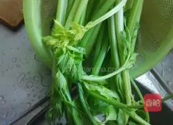 How to make celery and meat dumplings Illustration 1