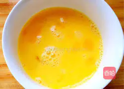 Illustration of how to make shrimp and egg fried rice 3