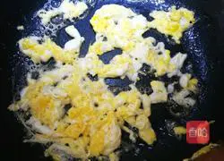 Illustration of how to make egg fried rice 4