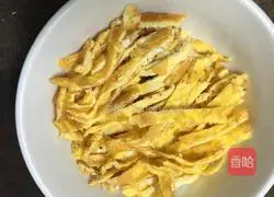 Illustration of how to make fresh meat wontons 6