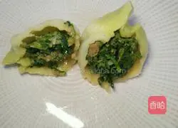 Illustration of making alfalfa and pork dumplings 10