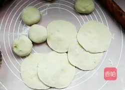 Illustration of how to make beef stuffed buns 6