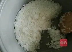 Illustration of how to make Auspicious Three Treasures Fried Rice 2