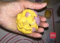 Illustration of how to make colorful hydrangea steamed buns 10