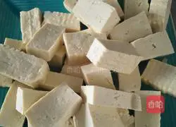 Illustration of how to make fried tofu 1
