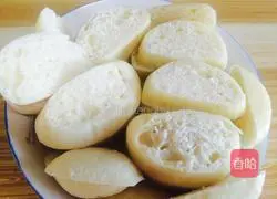 Illustration of how to make fried steamed bun slices 1
