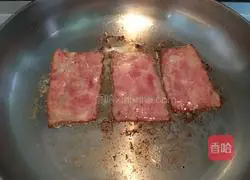 Illustration of how to make bacon, lettuce and tomato sandwich 1