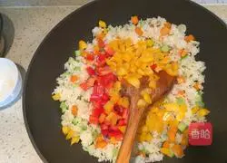 Illustration of how to make colorful pepper fried rice 7