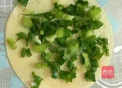 New ways to eat dumpling skins ~ Illustration of how to make dumpling skin scallion pancakes 3