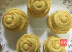 Illustration of how to make carrot and rose steamed buns 5