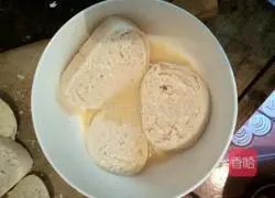 Oil Illustration of how to make fried steamed bun slices 3