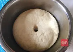 Illustration of how to make brown sugar steamed buns 6