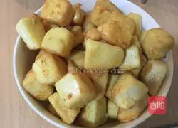 Illustration of how to make fried steamed buns with pepper and eggs 9