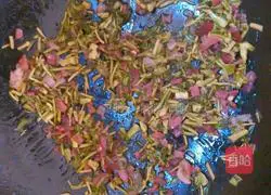 Illustration of how to make toon and egg fried rice 3