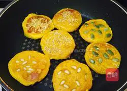 Illustration of how to make nut pumpkin cake 16