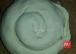 Illustration of how to make green onion cake 3