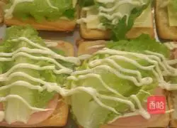 Denmark Illustration of how to make a sandwich 3