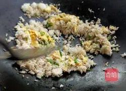 Illustration of how to make fried rice with green onions and eggs 6