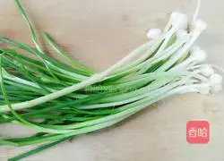 Illustration of how to make garlic and egg pancakes 5