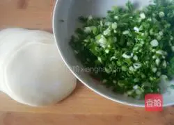 Simple version of scallion pancake recipe 1