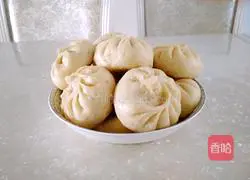 Illustration of how to make vegetarian stuffed buns 1