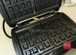 Illustration of how to make crispy waffles 3