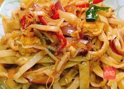 Illustration of how to make delicious egg fried noodles (green pepper and egg fried noodles) 13