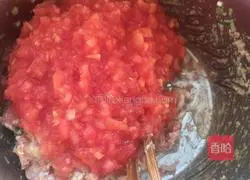 Illustration of how to make tomato and fresh meat wontons 5