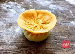 Illustration of making double-layered buns 19