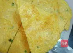 Illustration of how to make shredded potato and egg pancakes 7