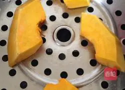 Illustration of how to make fried pumpkin cake 2