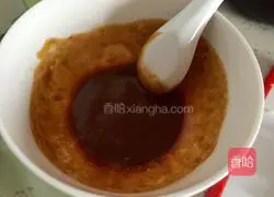 Illustration of how to make garlic mung bean sprout noodles 3