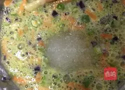 Illustration of how to make three-vegetable egg pancake 5