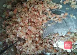 Illustration of how to make onion pancakes with electric pan 4