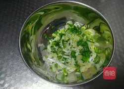 Gold and Silver Fried Rice Illustration of how to do it 5