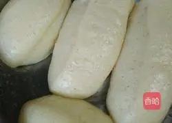 Illustration of how to cut steamed buns with corn knife 6