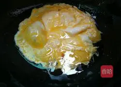 Illustration of how to make carrot, cabbage and egg fried rice 5