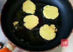 Illustration of how to make rice egg pancake 4