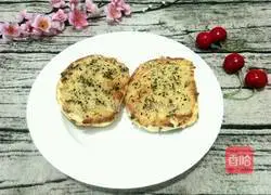 Illustration of how to make garlic butter grilled steamed buns 8