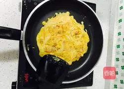 Illustration of how to make egg pancakes 6