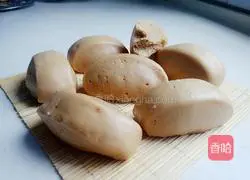 Illustration of making homemade brown sugar steamed buns 18