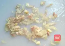 Illustration of how to make scallion pancakes 1