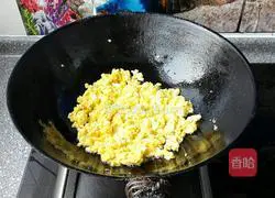 Three fresh dumplings Illustration of how to make stuffing 4