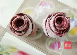 Illustration of how to make rose steamed buns 13